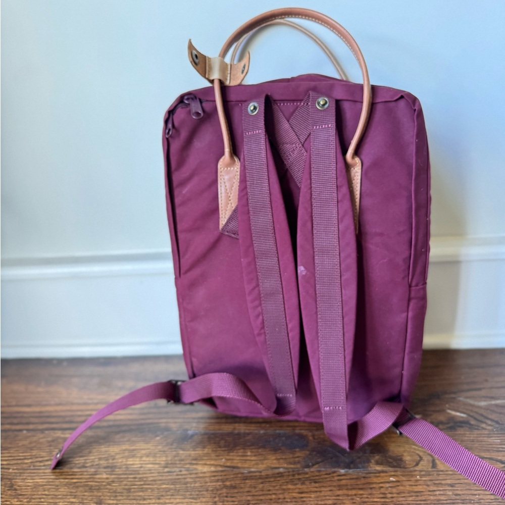 Fjallraven Kånken Backpack - Burgundy - Picture 3 of 4